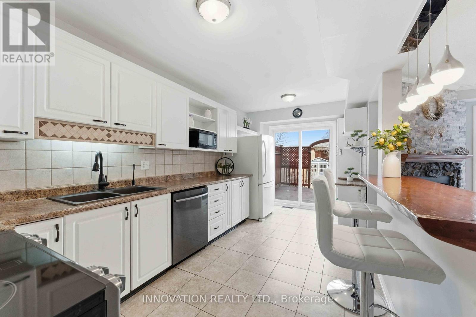 5 HARRINGTON COURT - 5