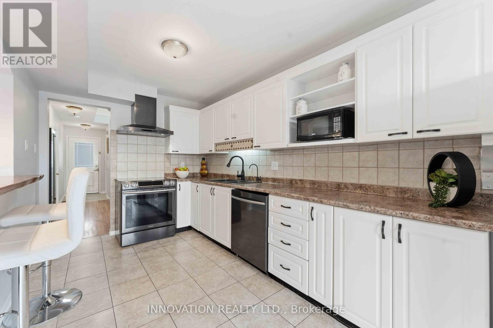 5 HARRINGTON COURT - 7