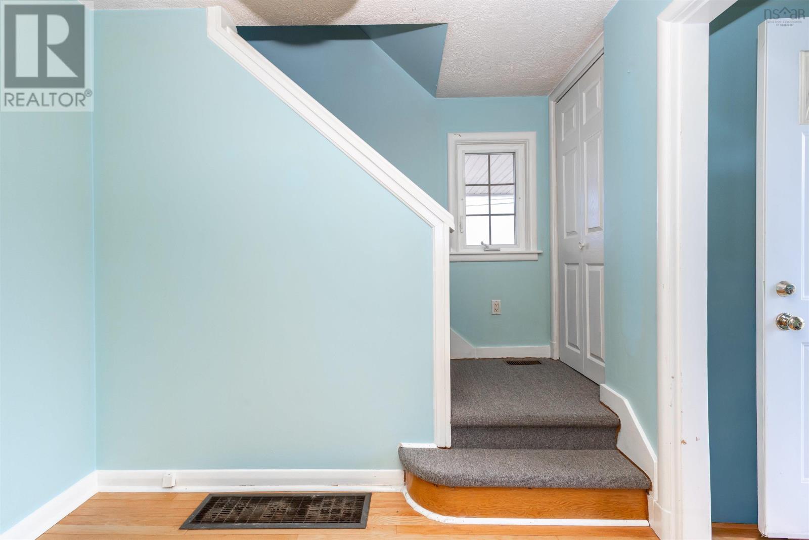 Property 17 of 28 of 992 Westmount Road