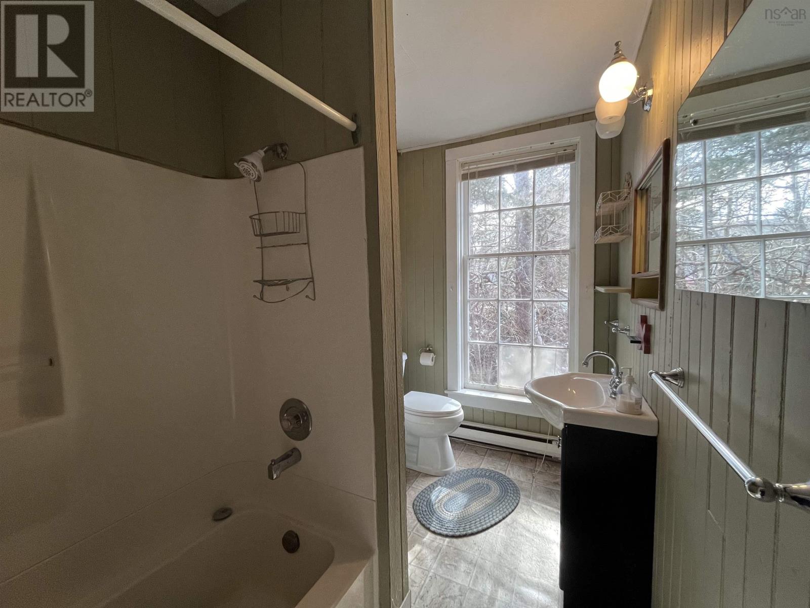 Property 15 of 47 of 222 Old Trunk 1