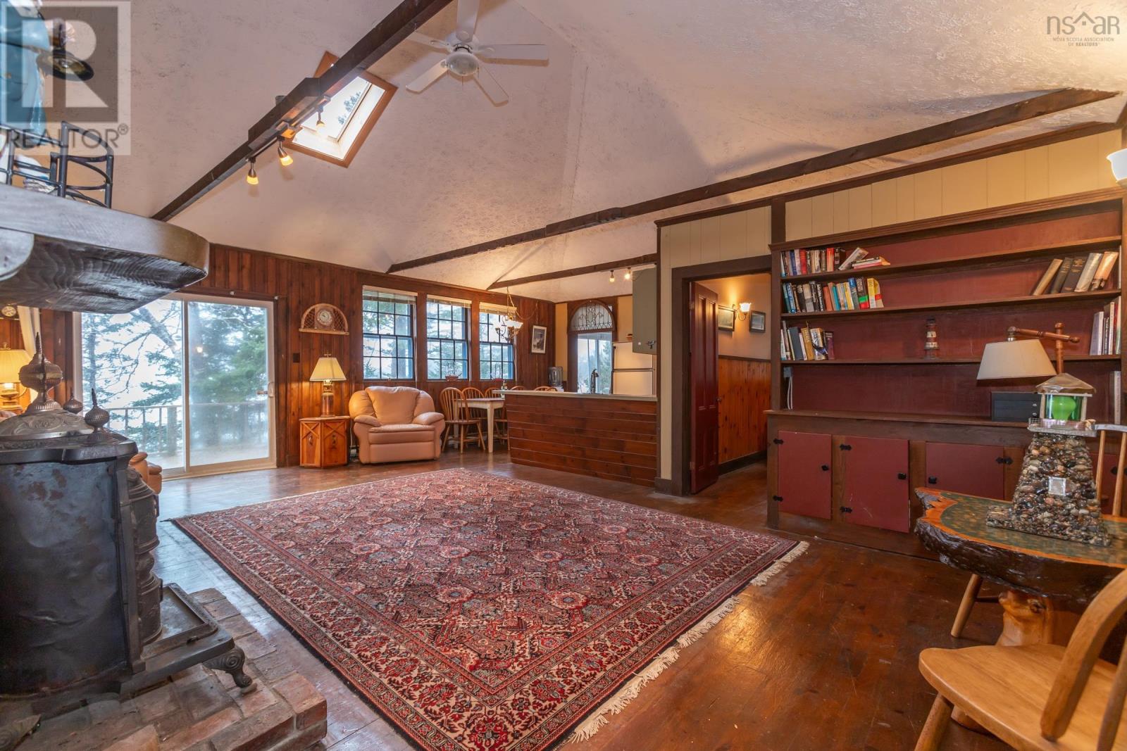 Property 16 of 47 of 222 Old Trunk 1