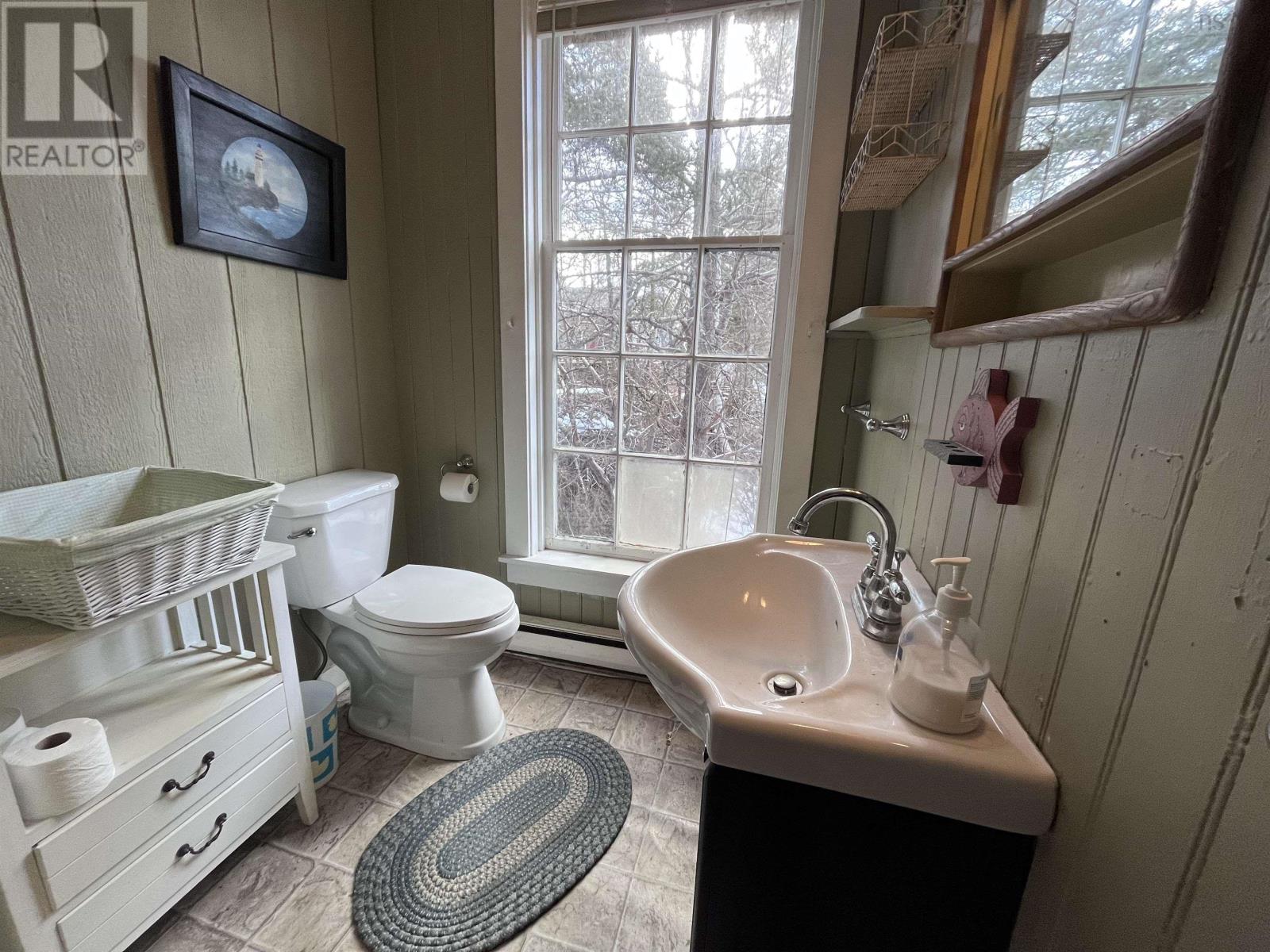 Property 31 of 47 of 222 Old Trunk 1