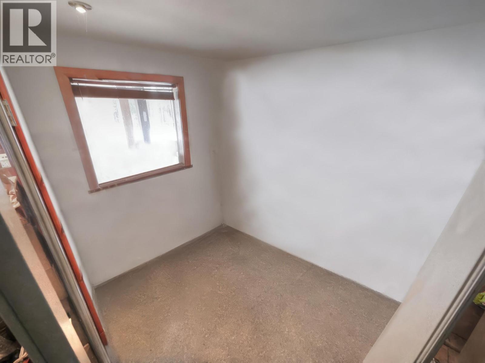 120 BURTON CROSS ROAD - 9