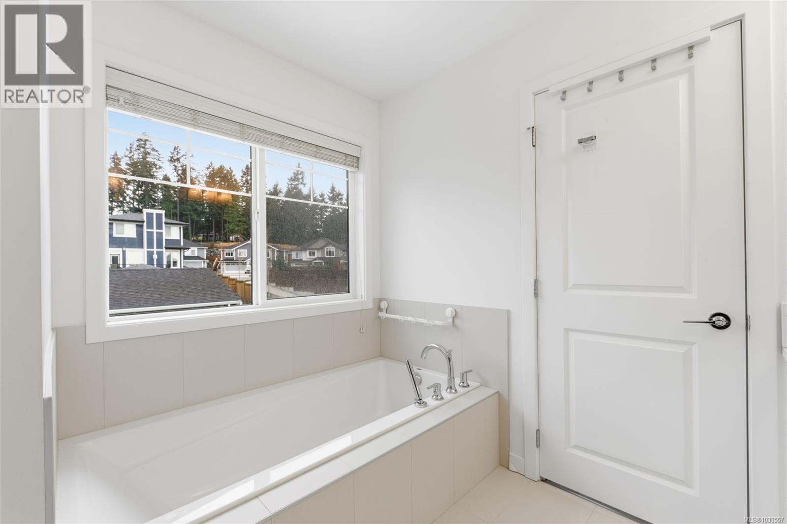 173 Caspian Dr, Colwood