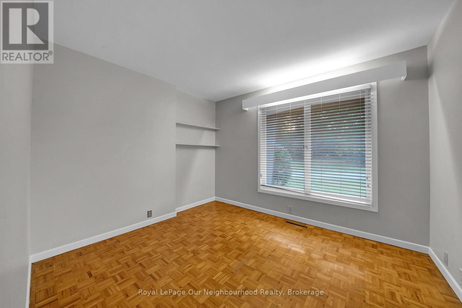 1539 FINCH AVENUE - 24