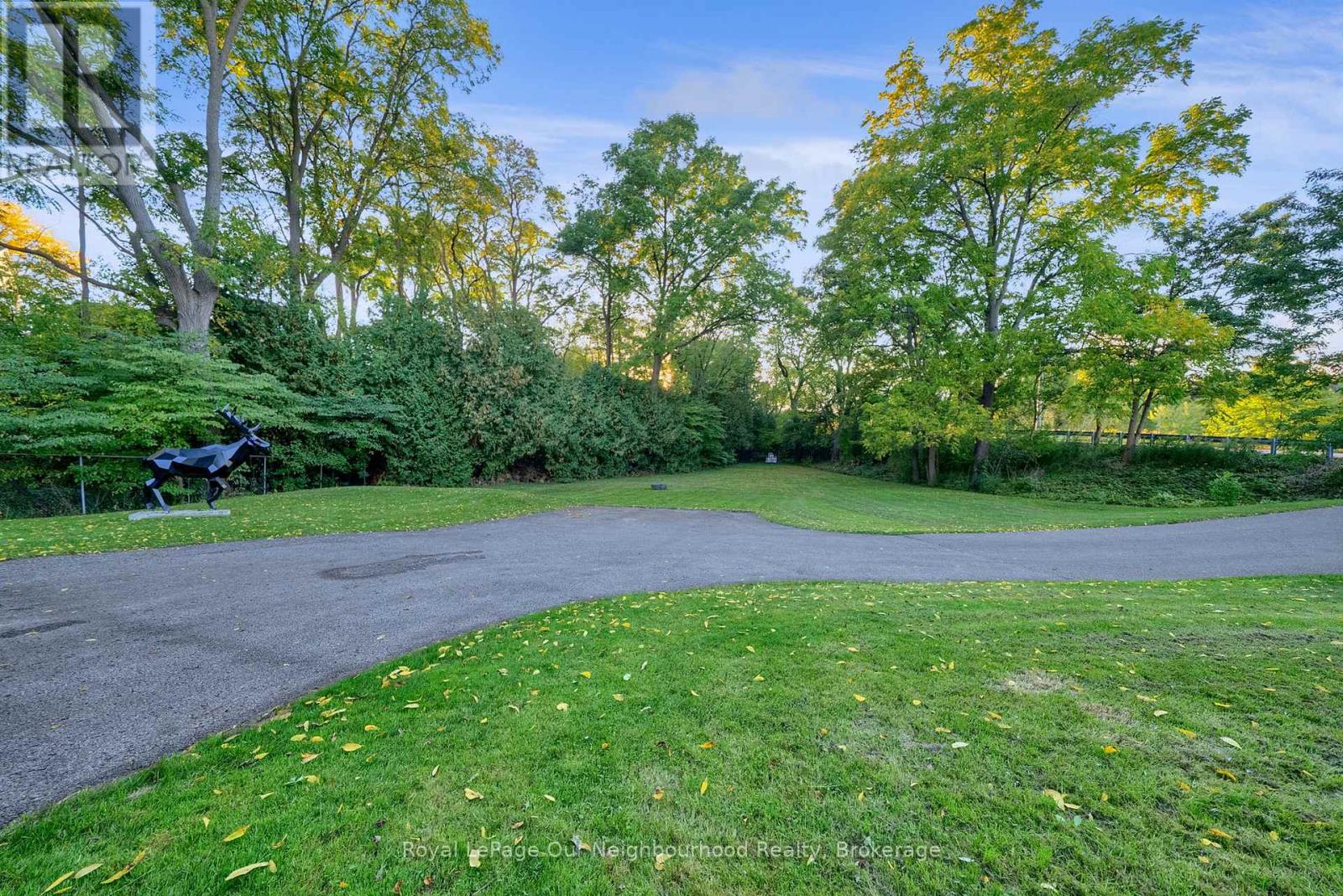 1539 FINCH AVENUE - 43