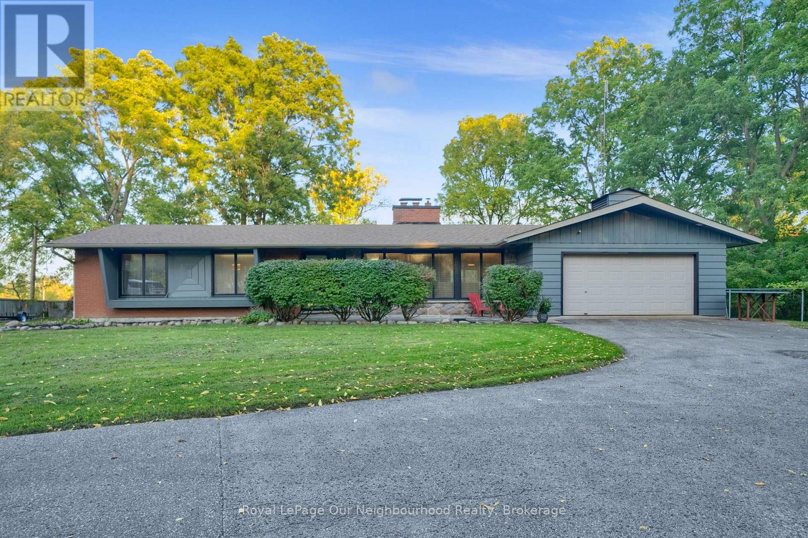 1539 FINCH AVENUE - 46