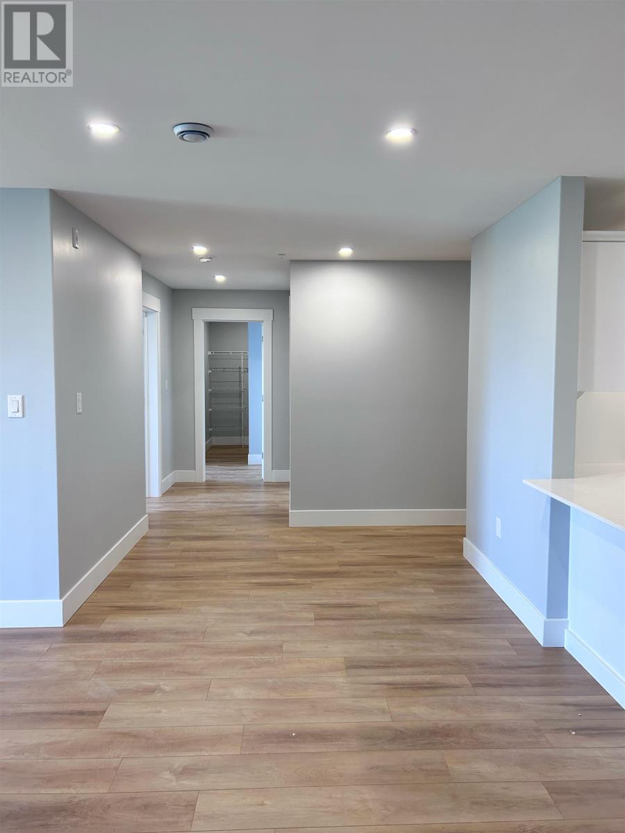 #406 24 GILBERT DRIVE DRIVE - 12