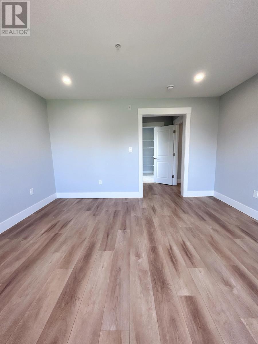 #406 24 GILBERT DRIVE DRIVE - 17