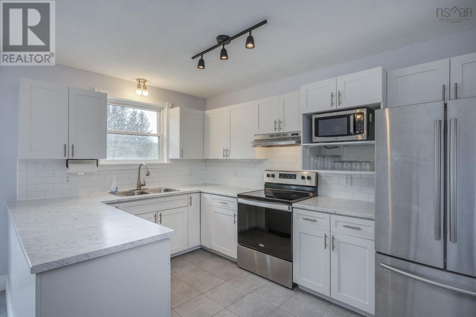 Property 7 of 19 of 112 Geiger Drive