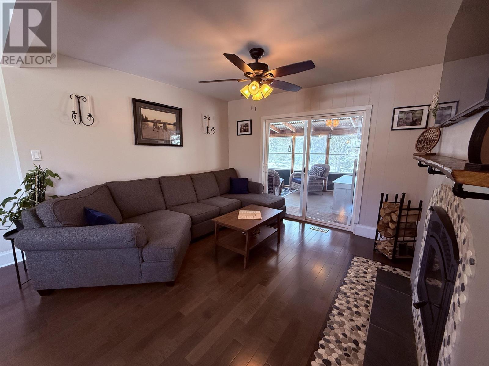 Property 16 of 41 of 6381 Highway 3