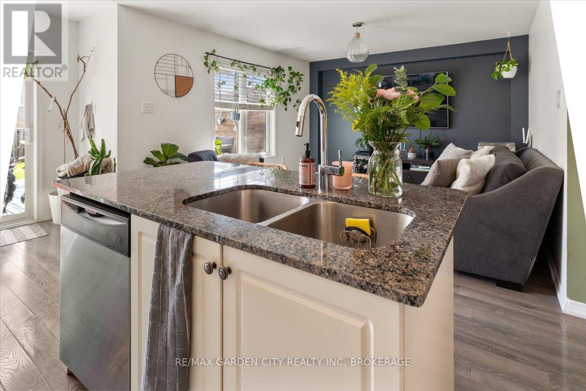 8648 DOGWOOD CRESCENT - 12