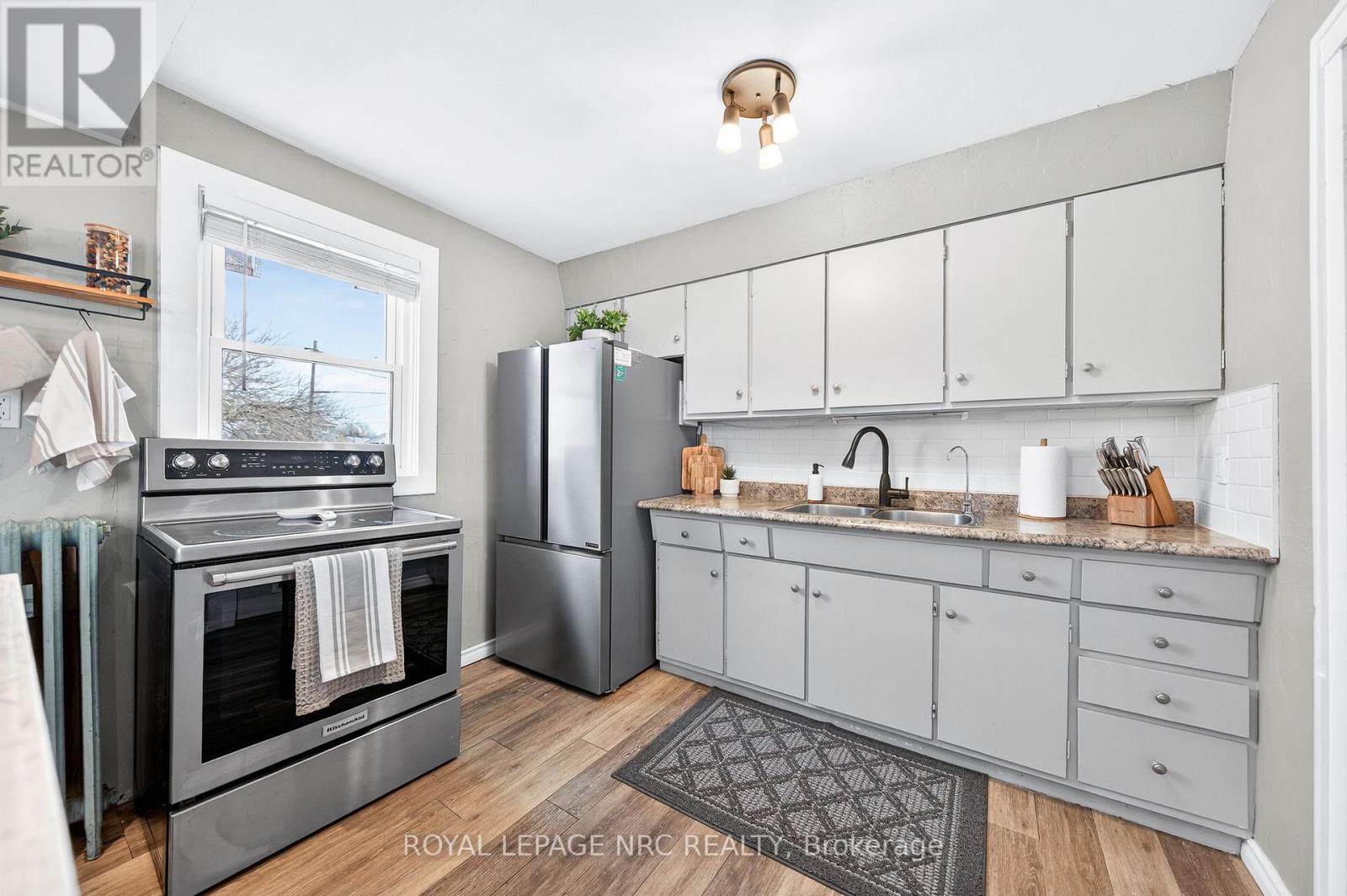 23 PINECREST AVENUE - 15