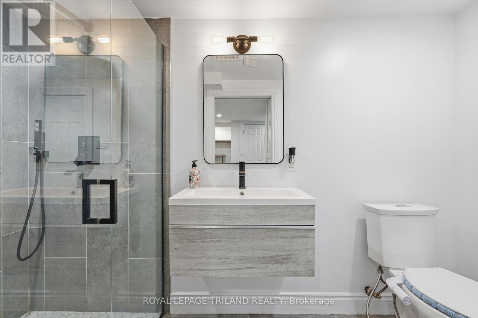 521 OSGOODE DRIVE Property Photo