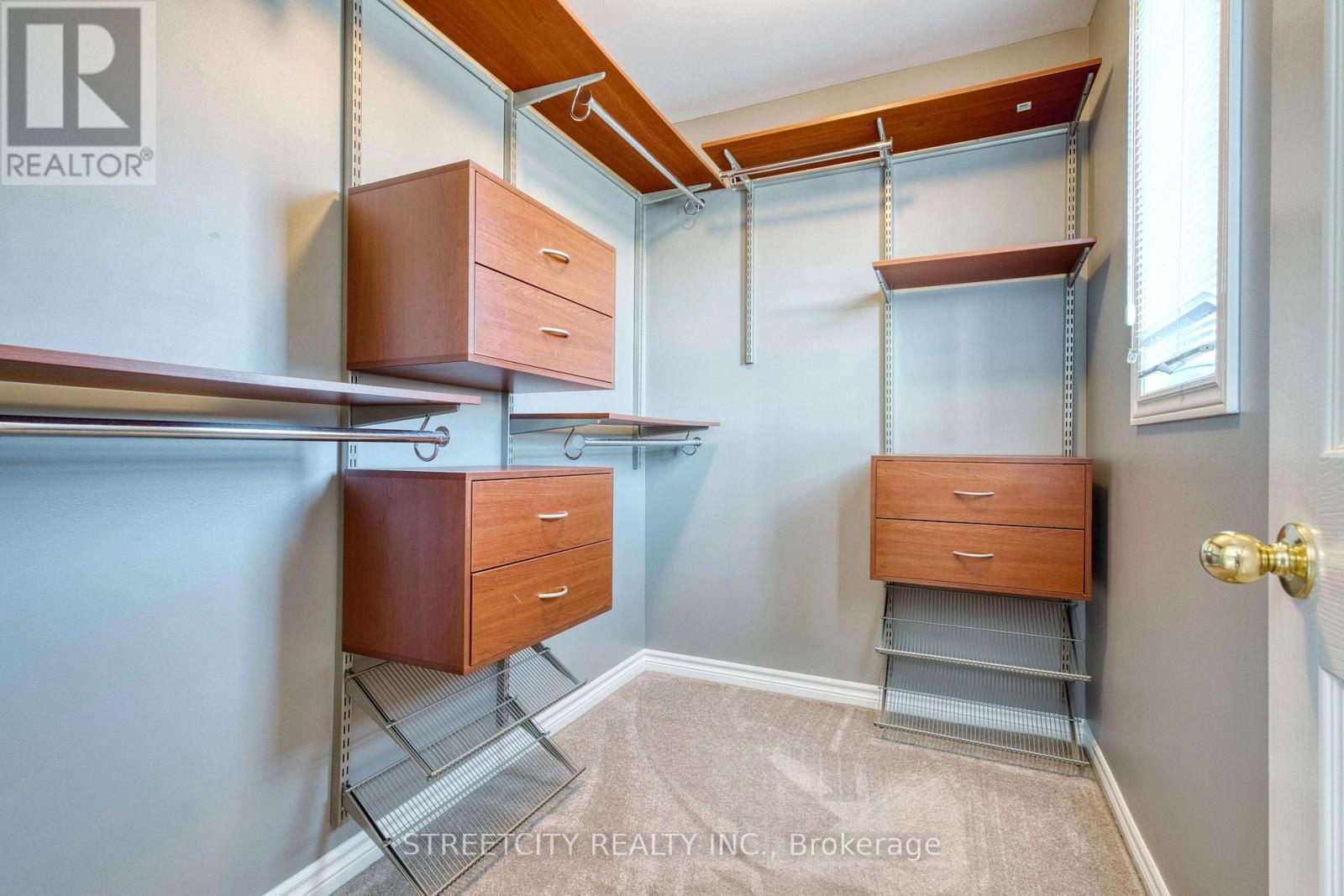 546 MAPLEWOOD LANE Property Photo