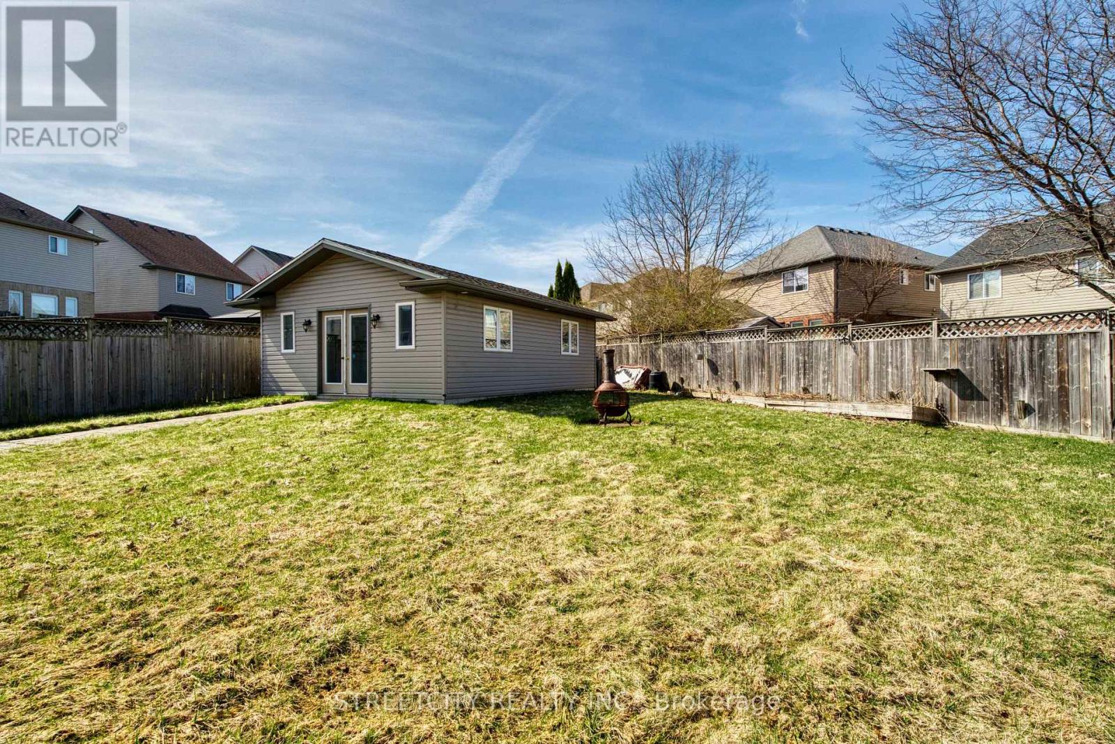 546 MAPLEWOOD LANE Property Photo