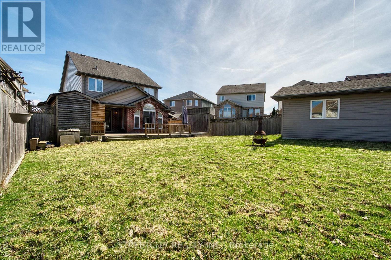 546 MAPLEWOOD LANE Property Photo