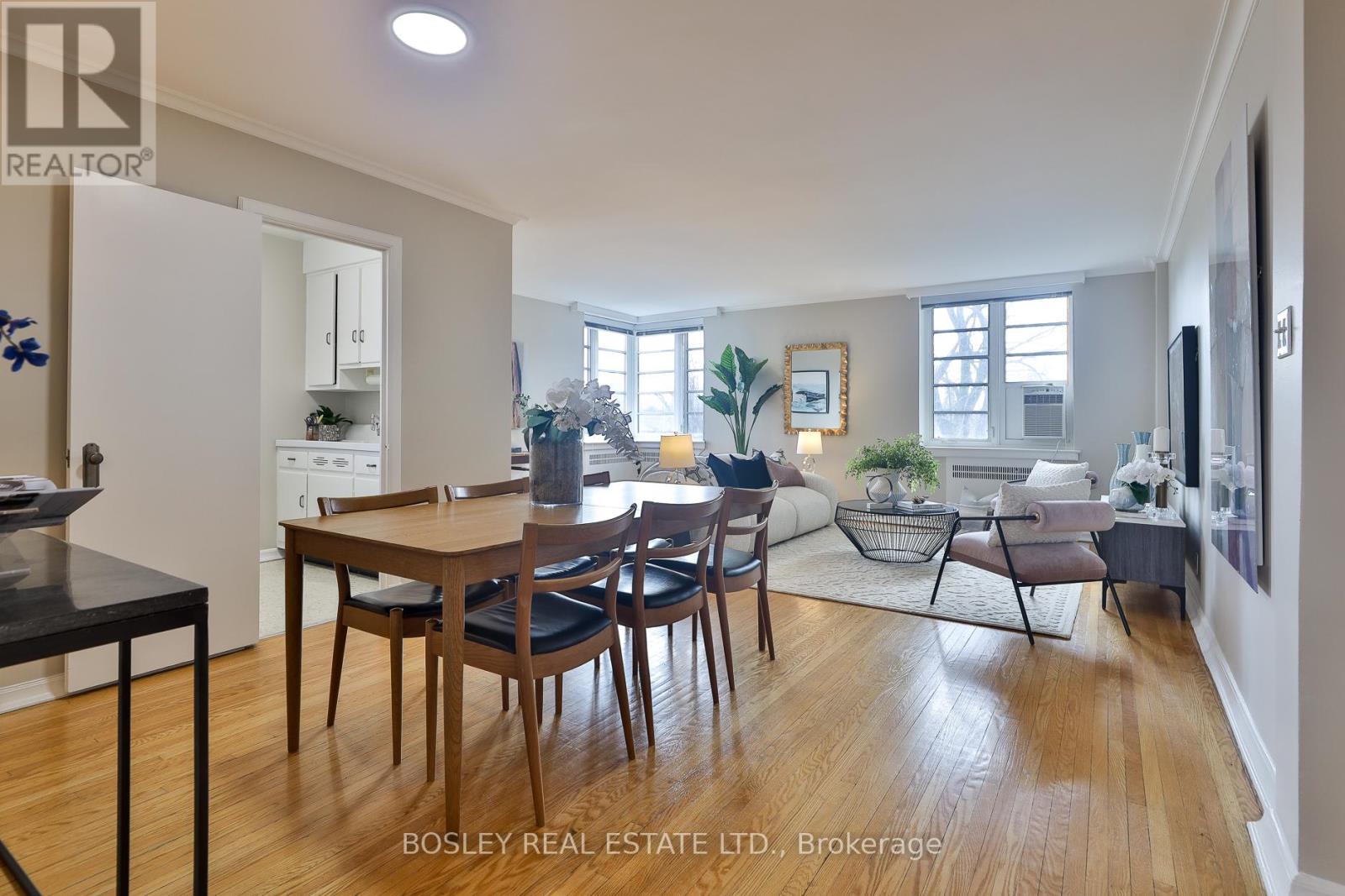 201 - 707 EGLINTON AVENUE W