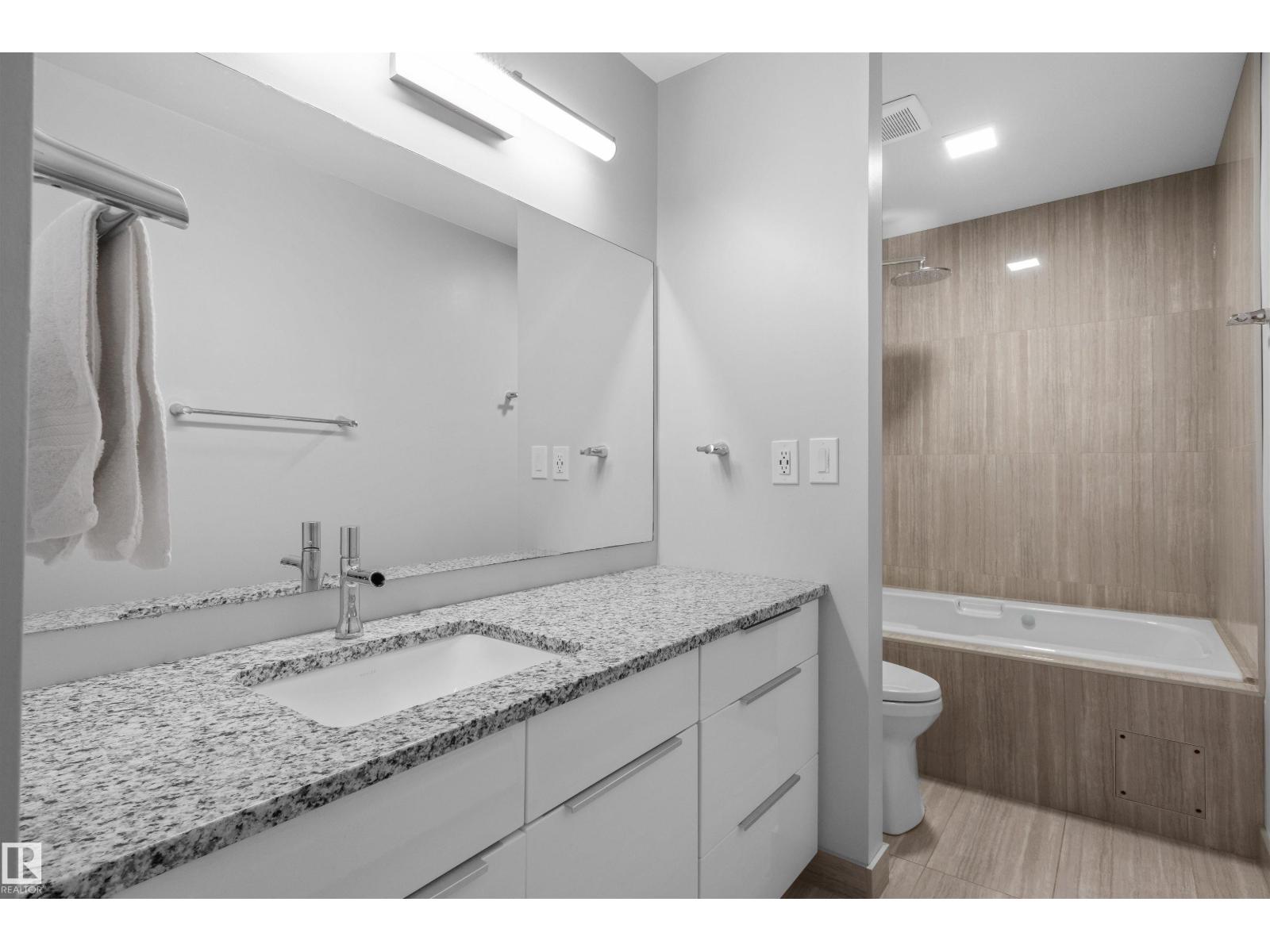 #13 10032 113 ST NW, Edmonton