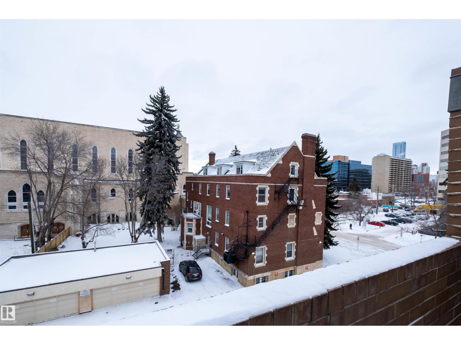 #13 10032 113 ST NW, Edmonton