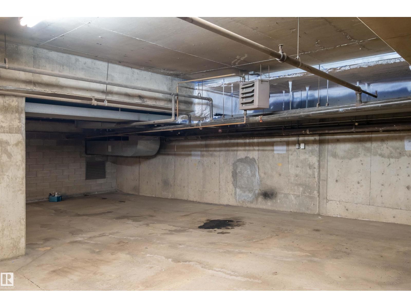 #13 10032 113 ST NW, Edmonton