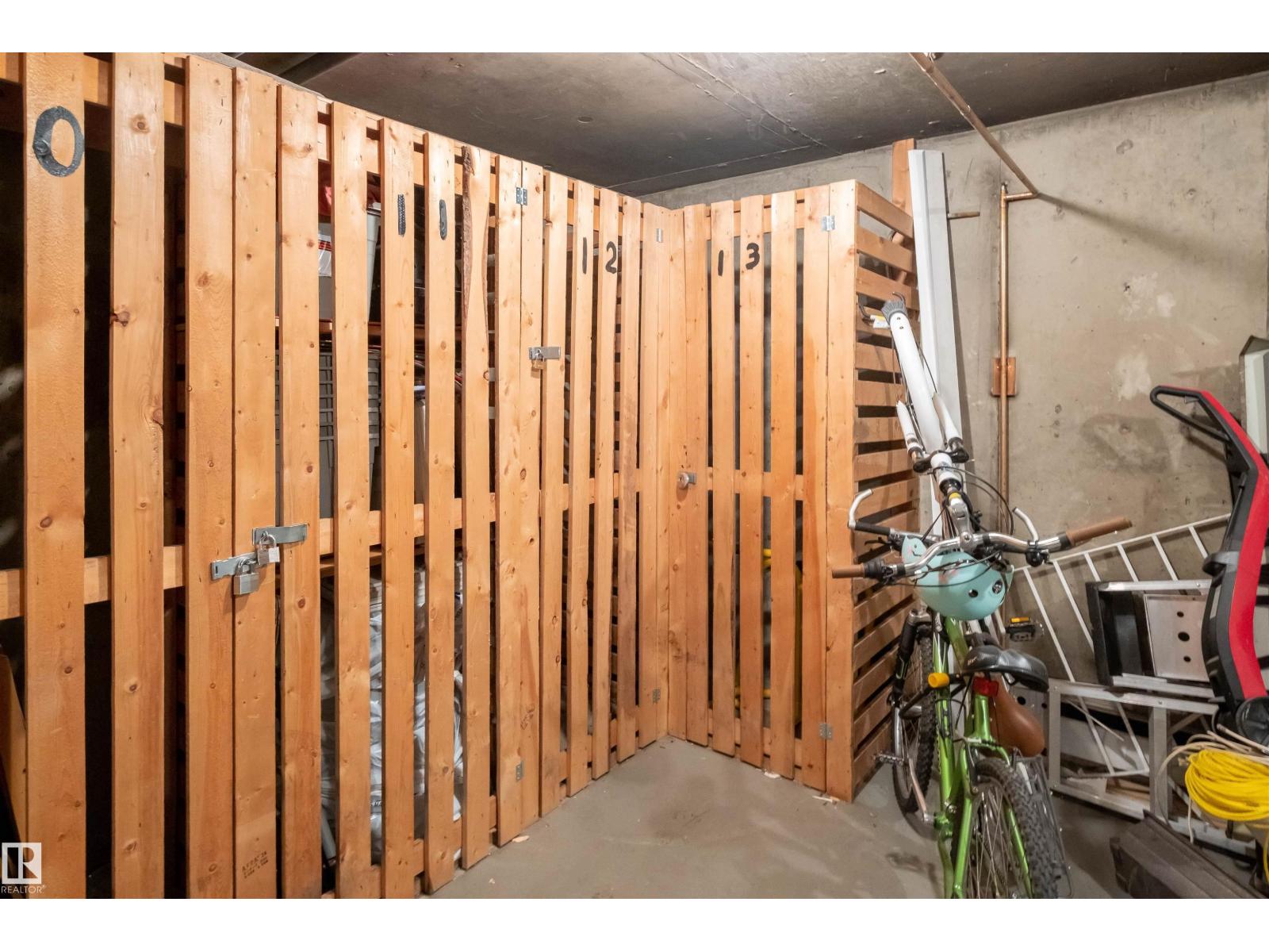 #13 10032 113 ST NW, Edmonton