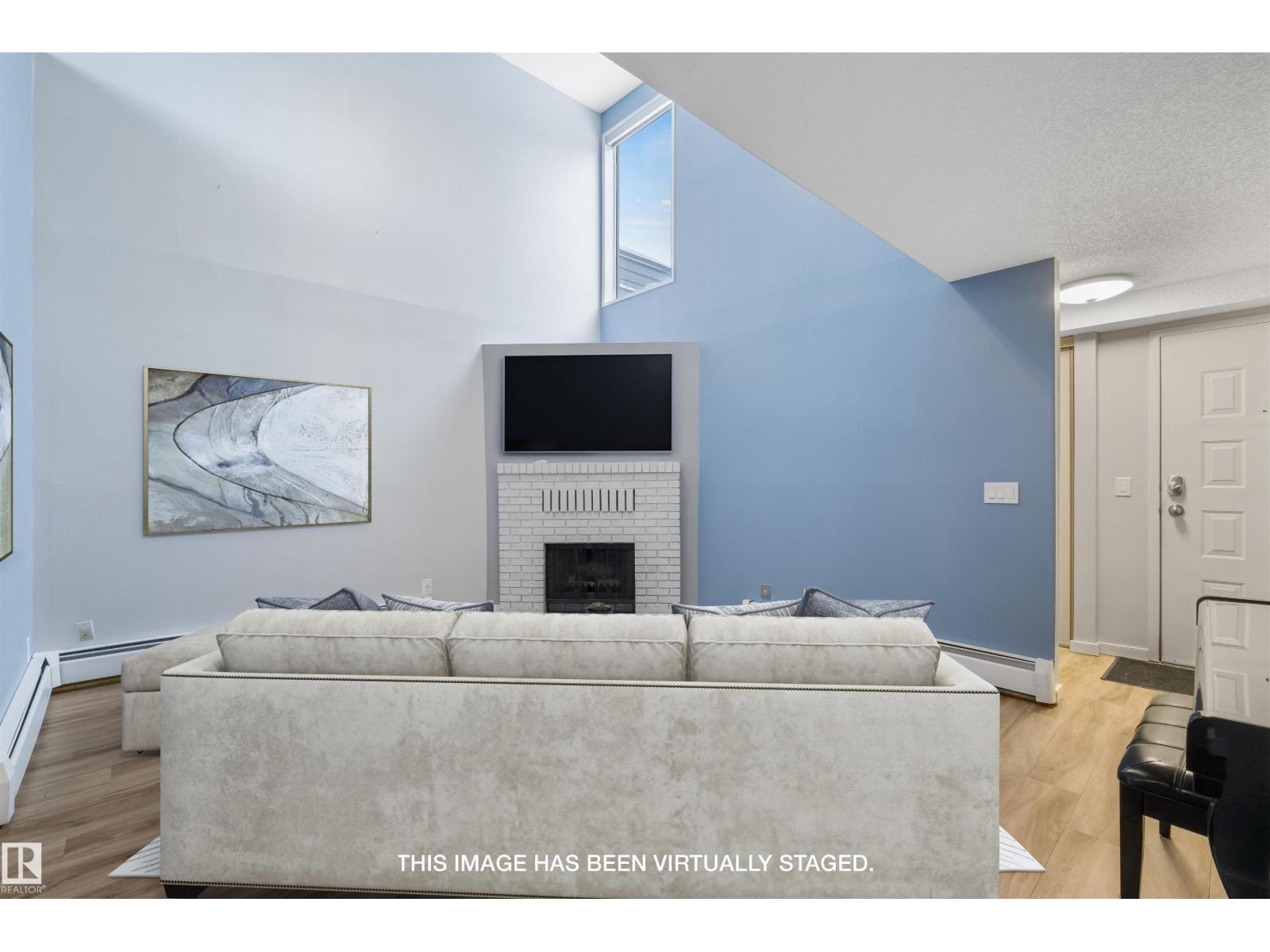 #13 10032 113 ST NW, Edmonton