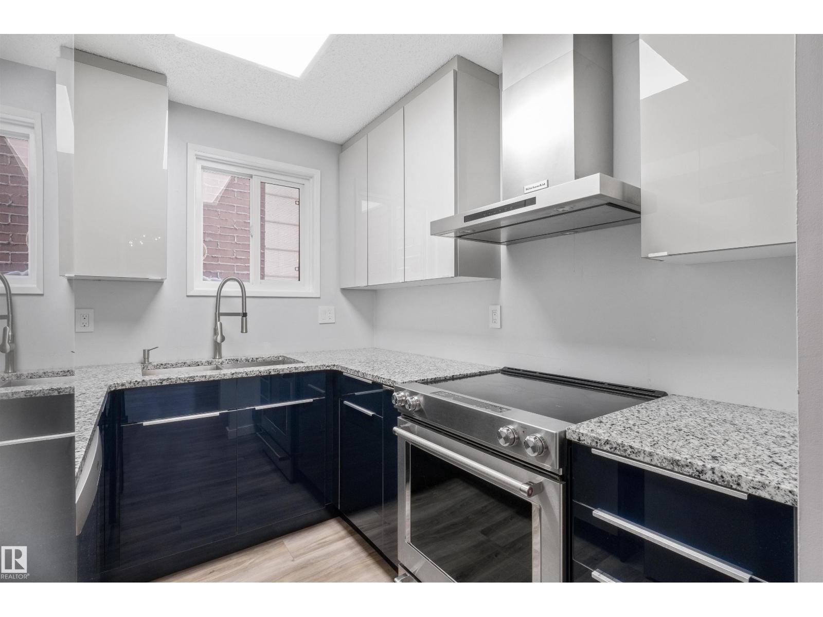 #13 10032 113 ST NW, Edmonton