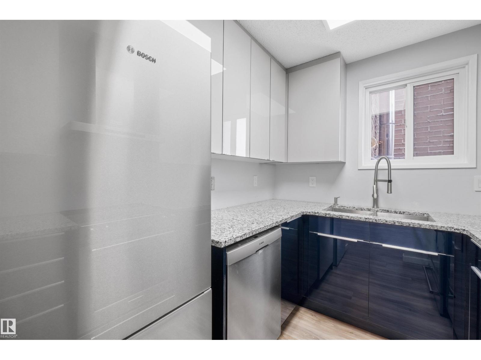 #13 10032 113 ST NW, Edmonton