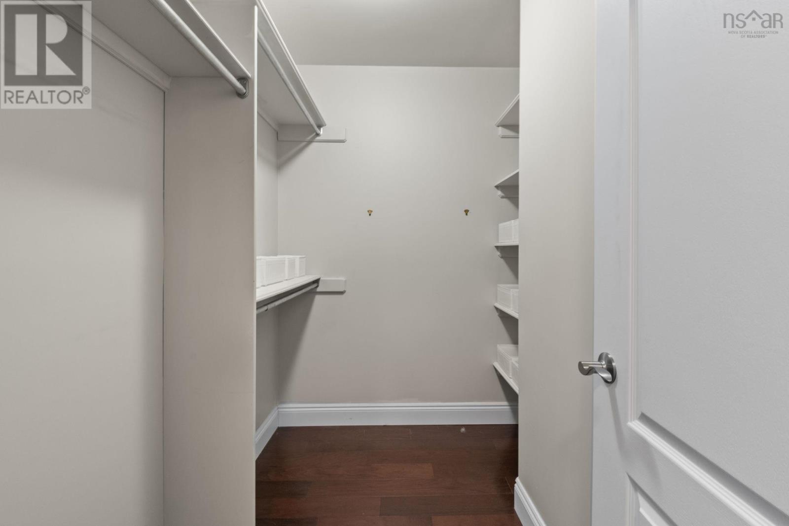 Property 21 of 38 of 213 10 Regency Park Drive