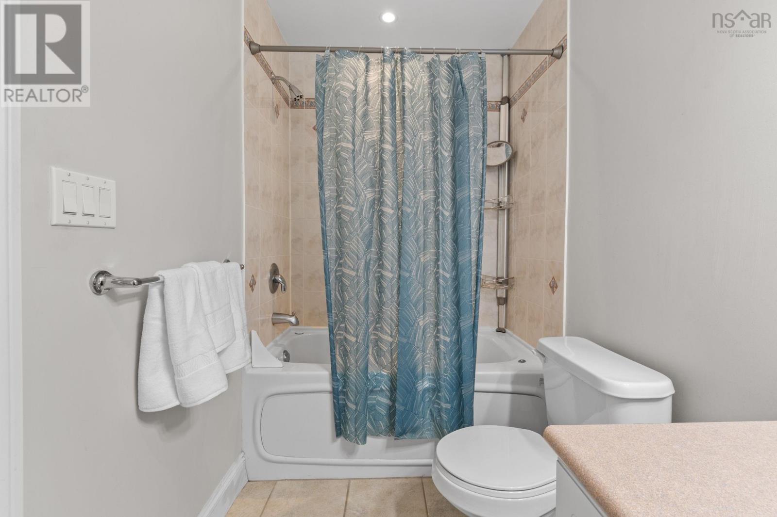 Property 23 of 38 of 213 10 Regency Park Drive