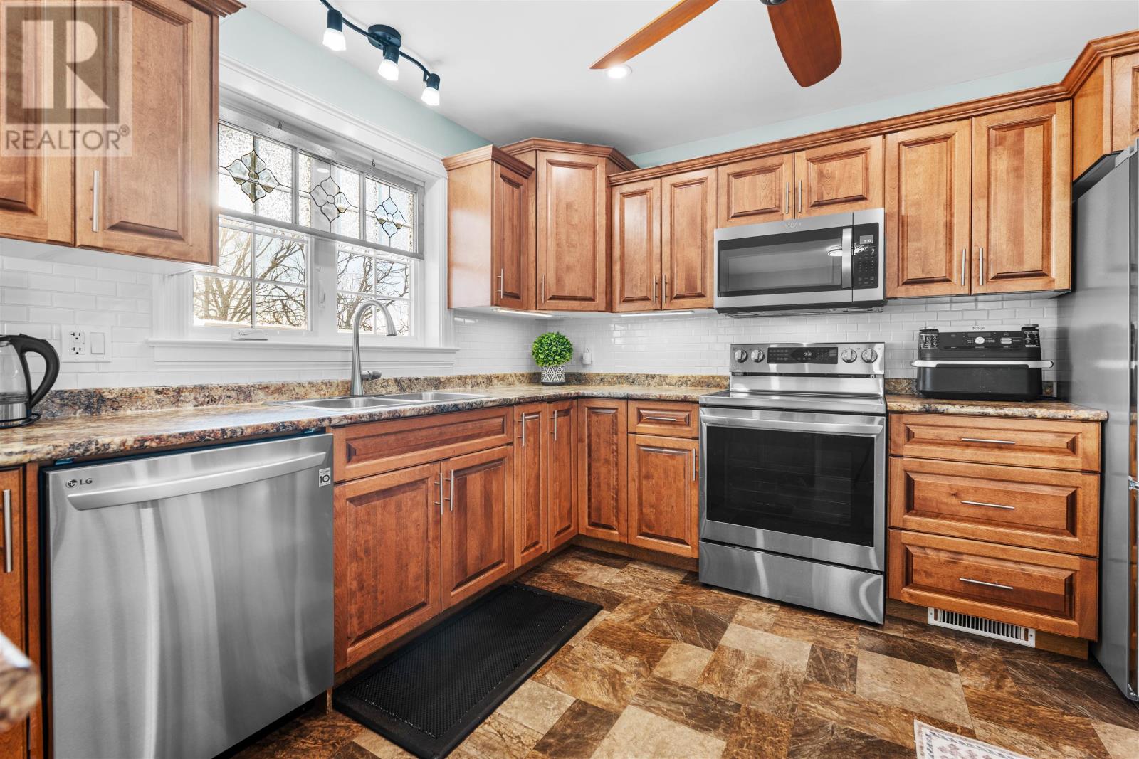 1720 ROUTE 11, LINKLETTER ROAD - 24