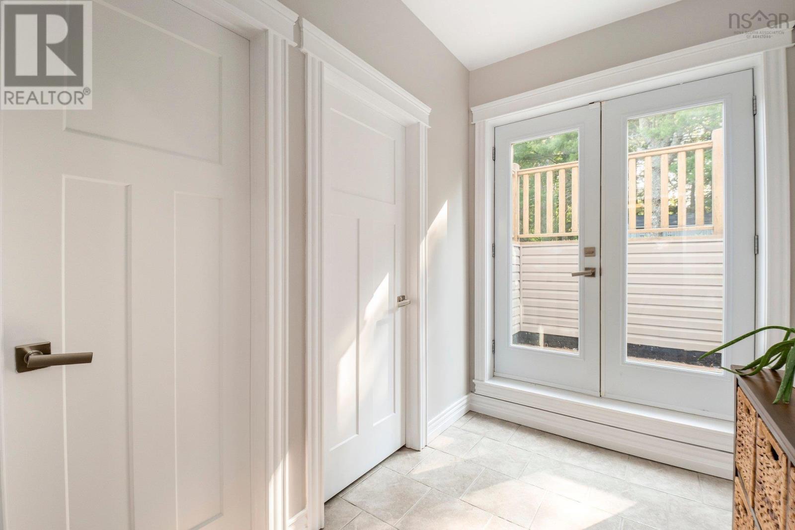 Property 9 of 50 of 331 Masons Point Road