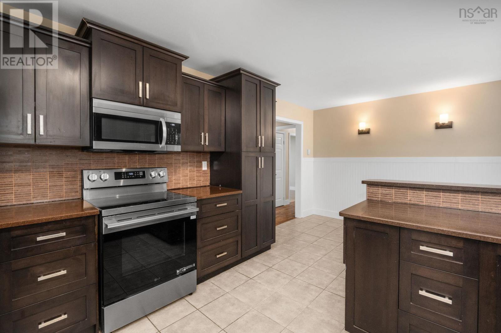 Property 10 of 22 of 37 Highway 14