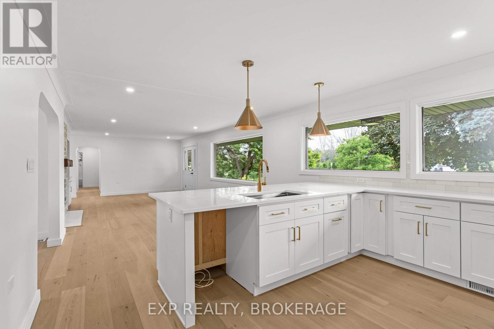 1802 SYDENHAM ROAD - 10
