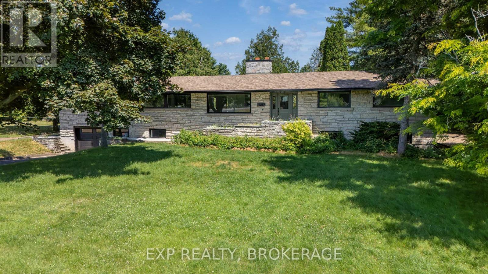 1802 SYDENHAM ROAD - 3