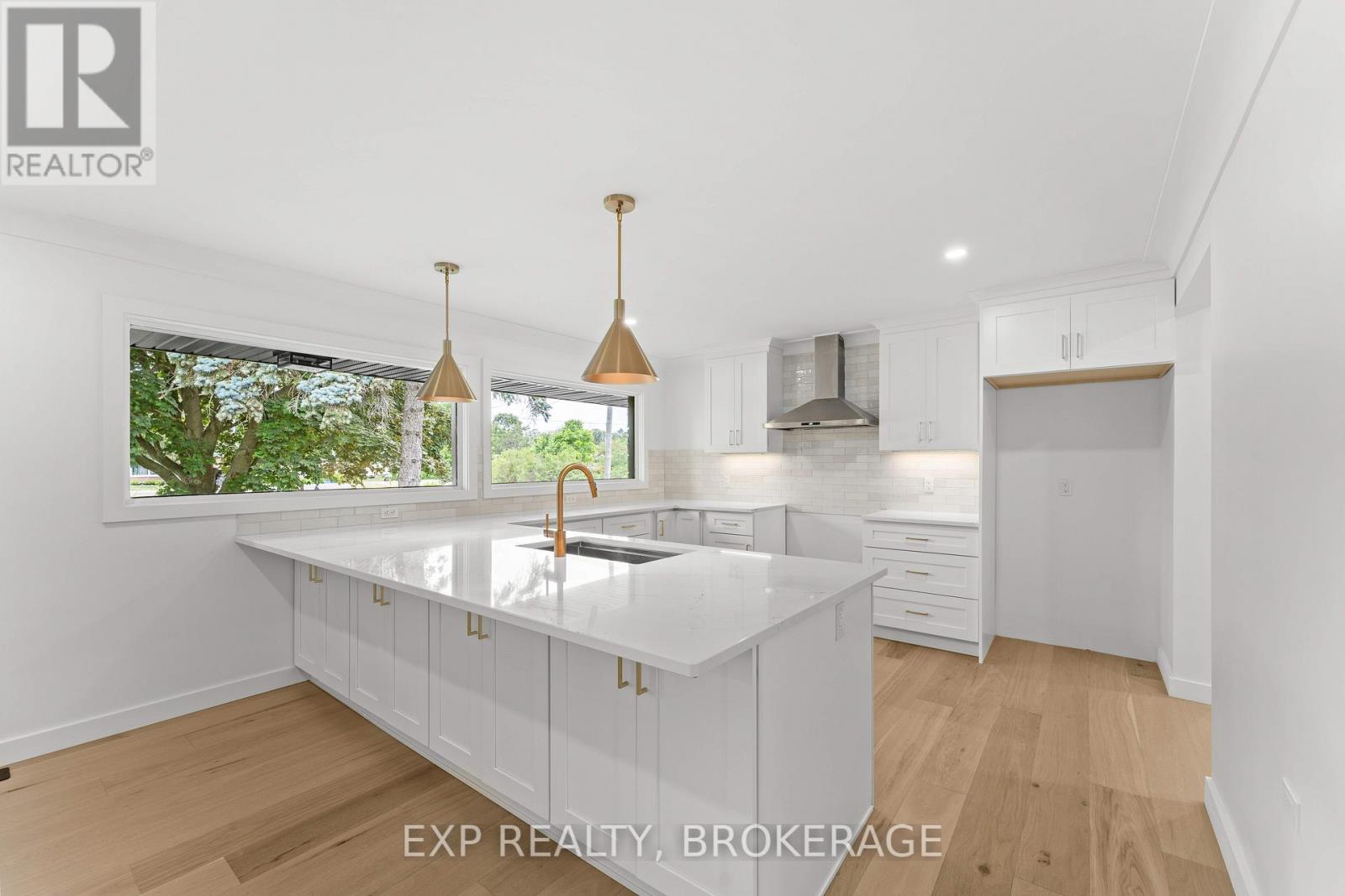 1802 SYDENHAM ROAD - 9