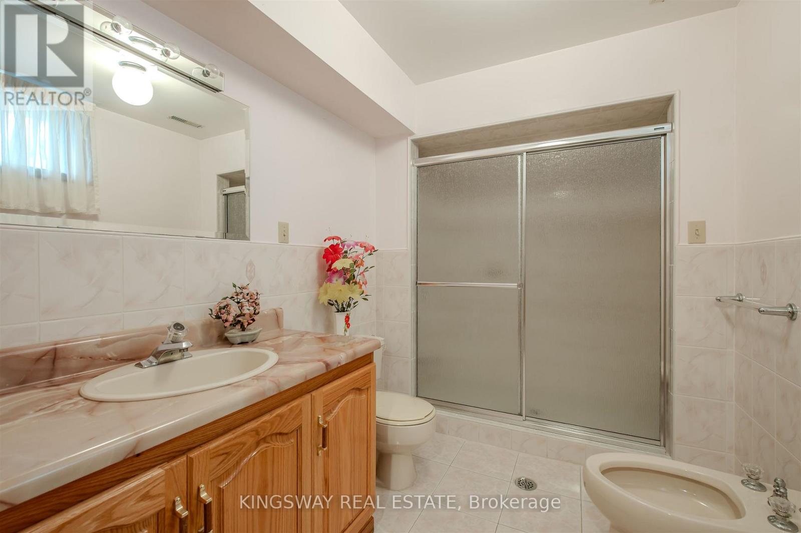 27 MULHOLLAND AVENUE - 30