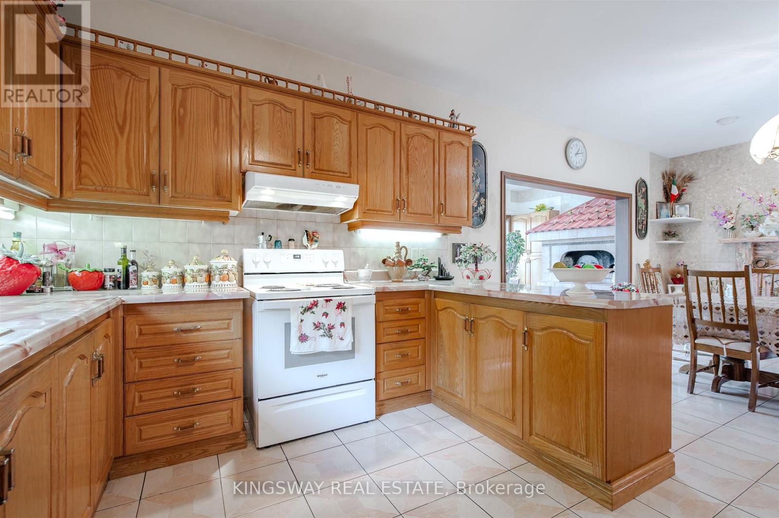 27 MULHOLLAND AVENUE - 9