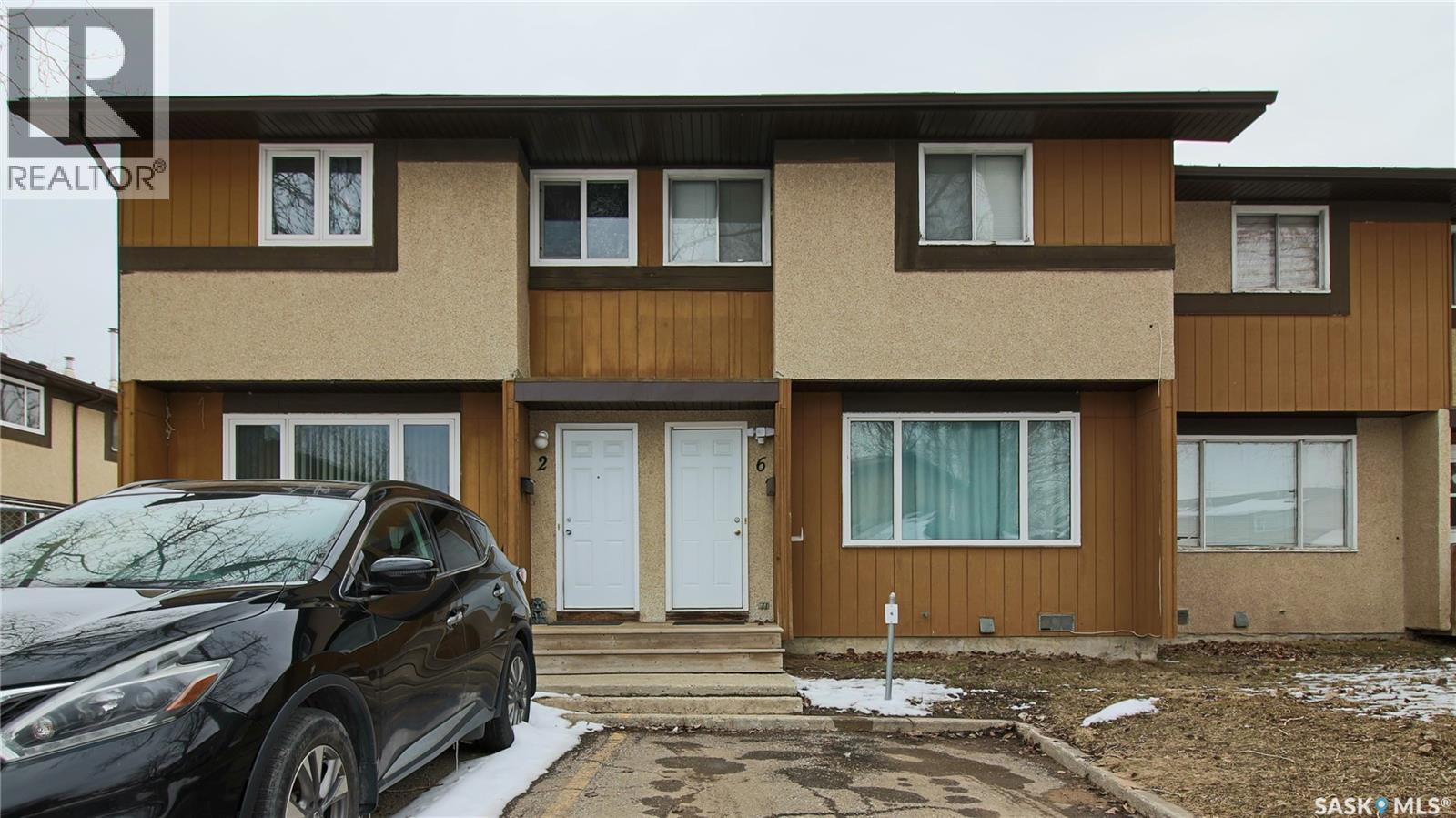 #6 MACKENZIE MEWS - 1