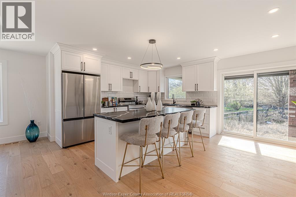 2588 MAYFAIR - 11
