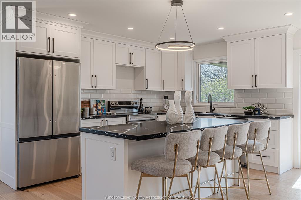 2588 MAYFAIR - 12