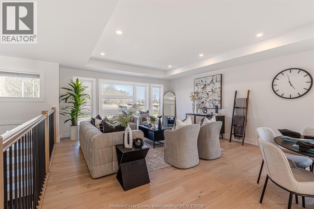 2588 MAYFAIR - 17