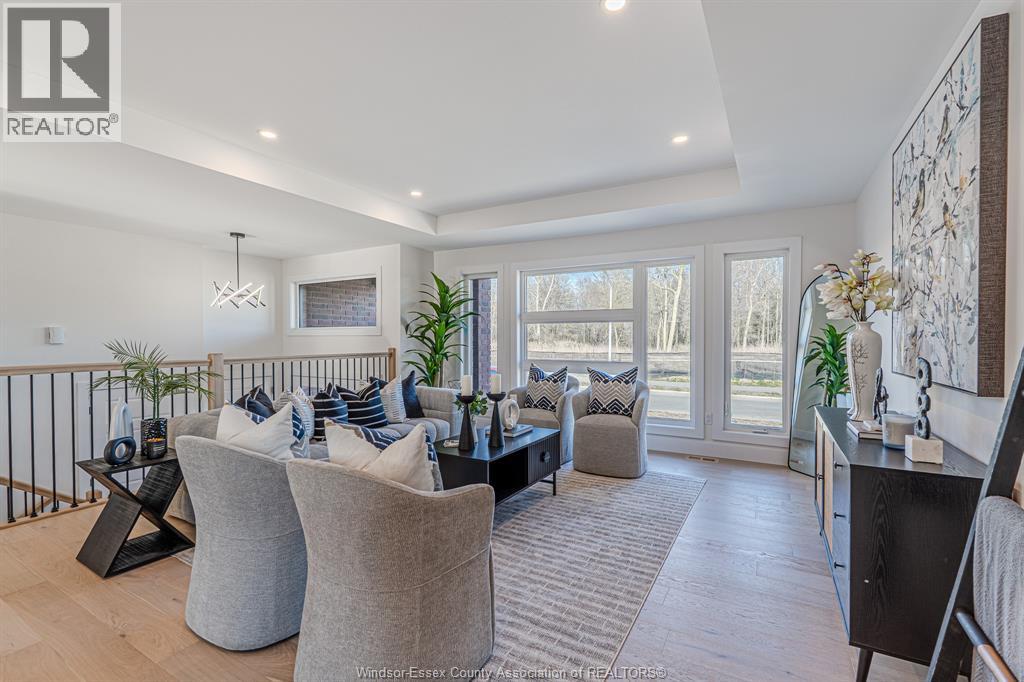 2588 MAYFAIR - 18