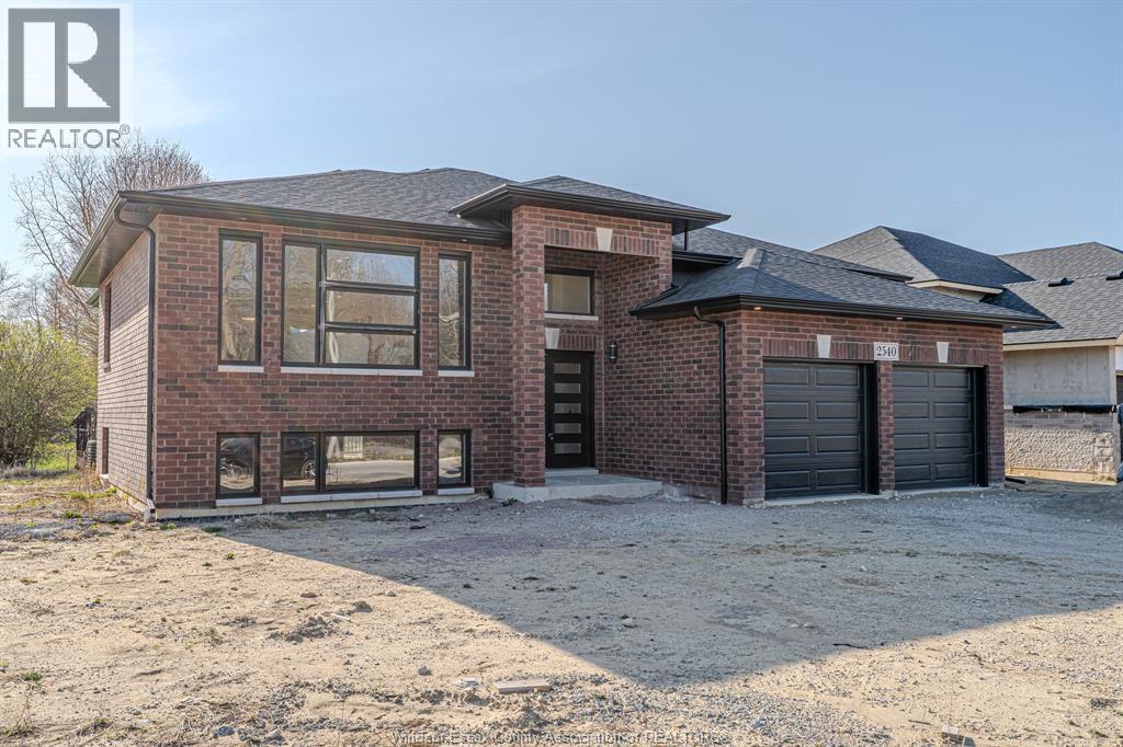 2588 MAYFAIR - 2