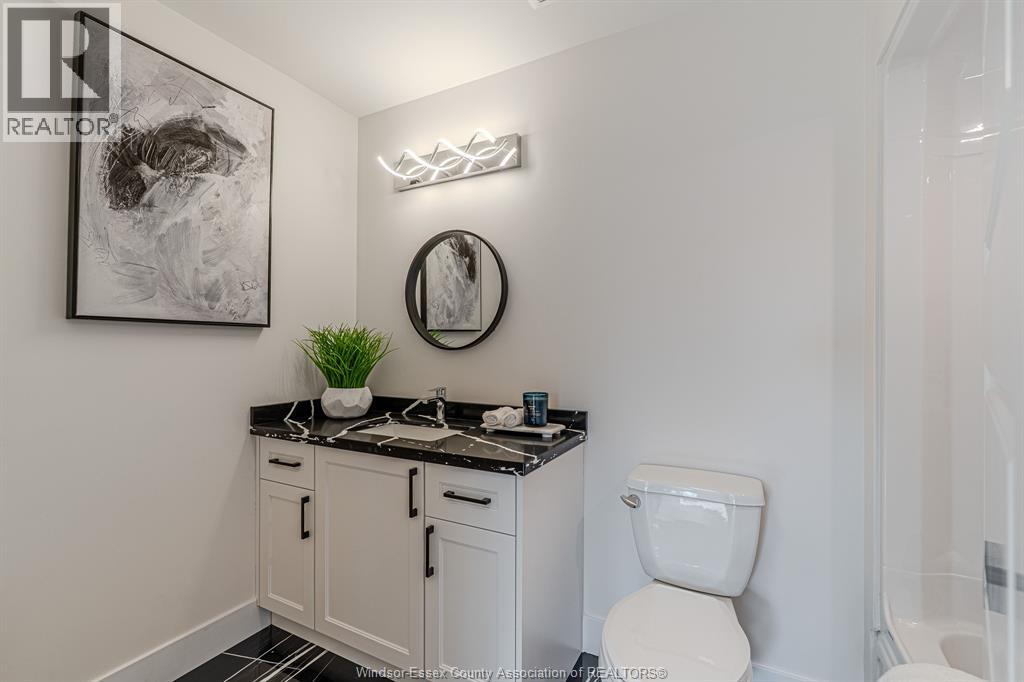 2588 MAYFAIR - 23
