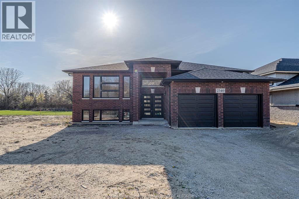 2588 MAYFAIR - 3