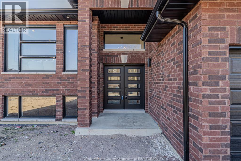 2588 MAYFAIR - 4