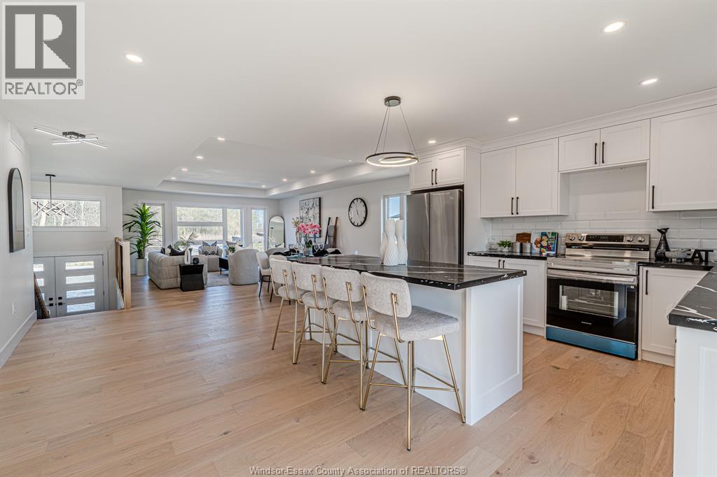 2588 MAYFAIR - 7