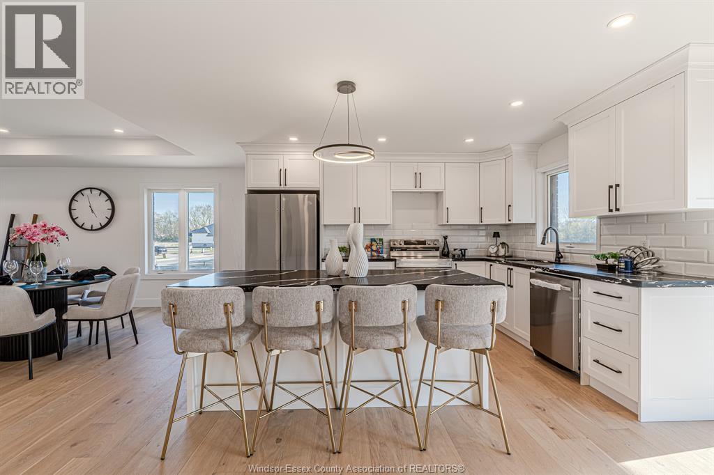 2588 MAYFAIR - 9